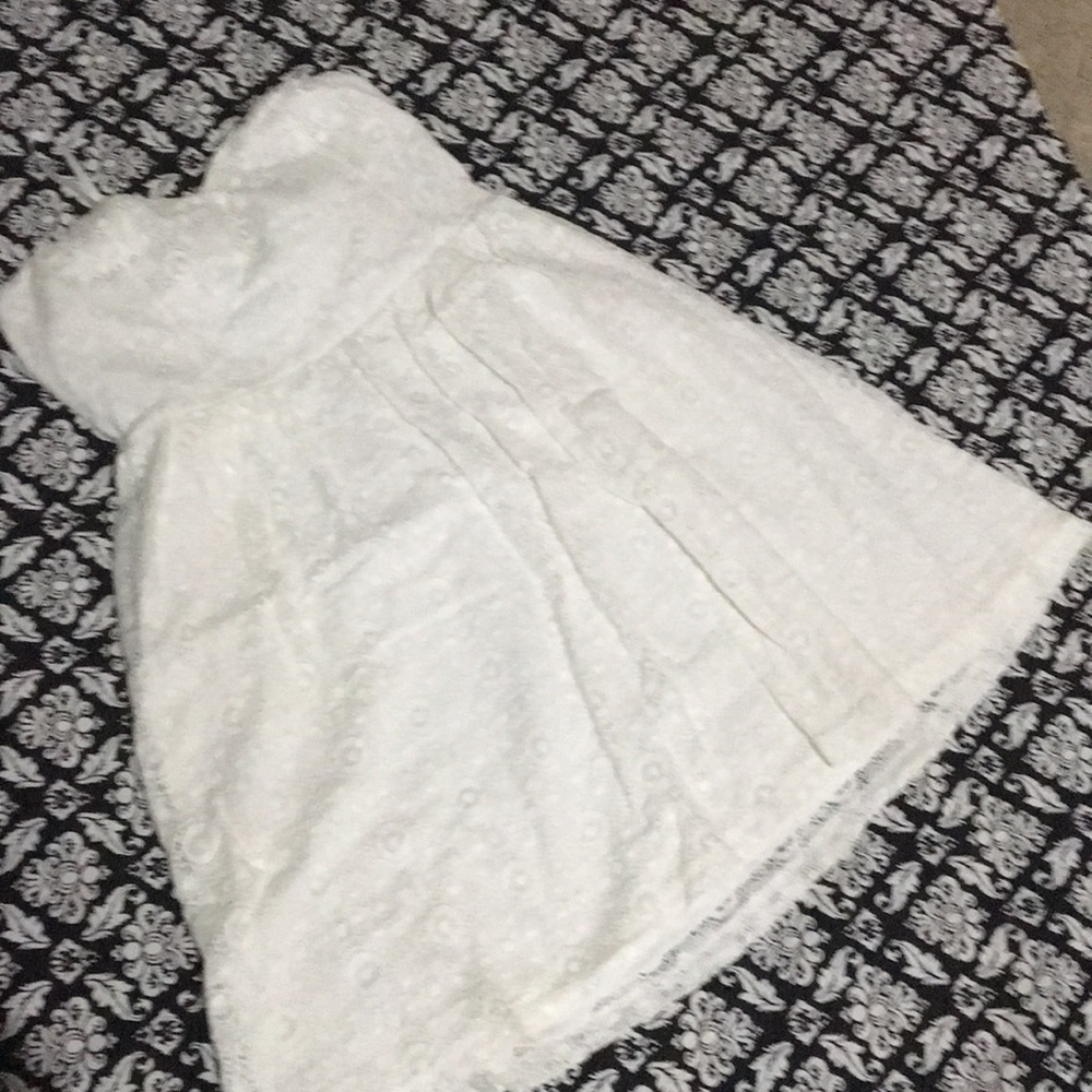 Medium strapless dress